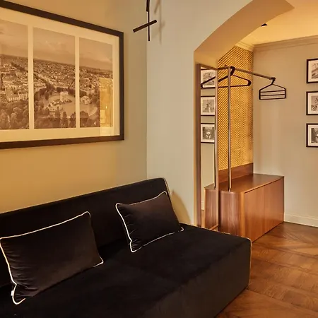 Living 2* Milan